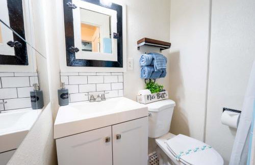 Bloom and Relax Historic 1BR in Downtown - Foto 45