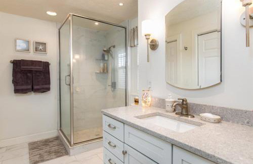 Spacious 4-Bedroom Home 1 Mi to ND Stadium! - Photo 12