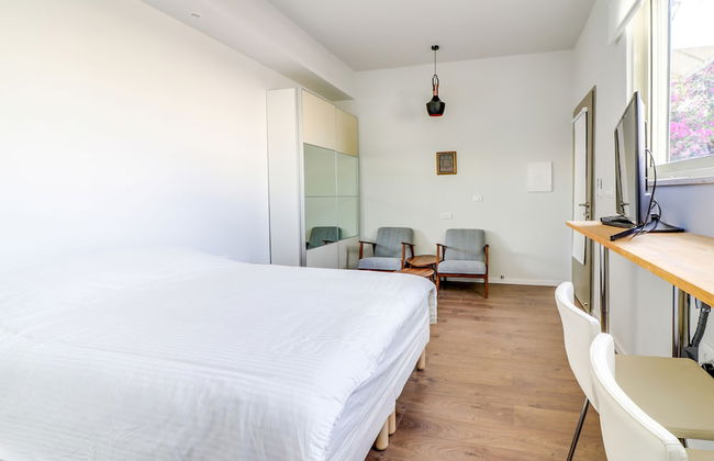 Carmel Boutique - Photo 58