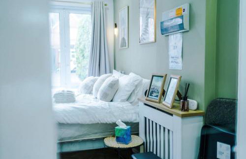 St Davids Lodge - Cosy Stay in Preston for 2 with FREE Parking - Ideal For Business or Work Stays - Presented by Parydise Properties - Photo 11