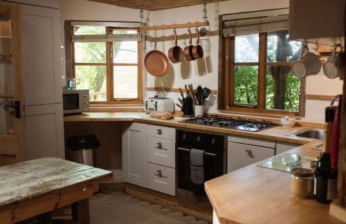 Tree-Tops Treehouse Eco Retreat - Photo 6