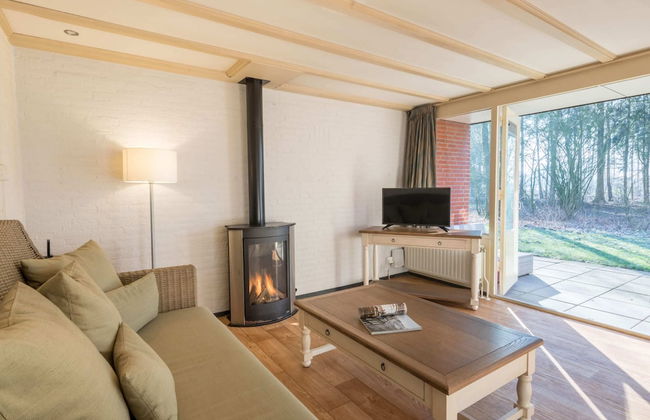 Bungalow in Netherlands With Bubble Bath - Photo 6