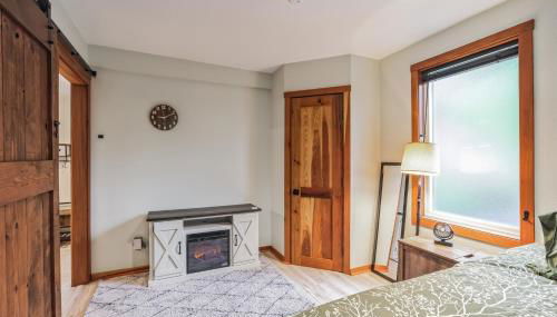 Your Lazy Bear Destination - You're Right In The Thick Of It! Book It Now, Reach Out With Questions! - Foto 2