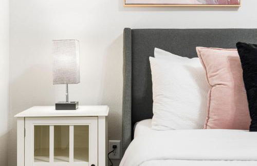 Private Hot Tub, Lake View, 55400 of Free Daily Tickets, Unique Floor Plan! - Foto $