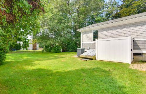 Coastal-Modern Home Less Than 3 Mi to Charlestown Beach! - Foto 28