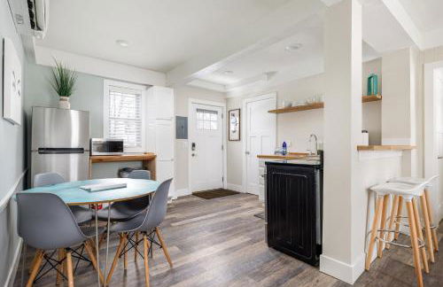 Contemporary Mid-Century Style Downtown AC - Photo 18