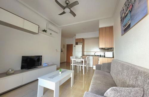 Apartamento con patio, piscina y parking privado - Photo 5