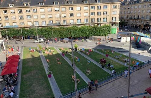 Vue exceptionnelle sur la place Gambetta Plein centre cafés restos idéal séjour pro ou en famille - Foto 35