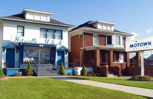 Historic Home, Chic Living Near Motown & Midtown - Photo 3