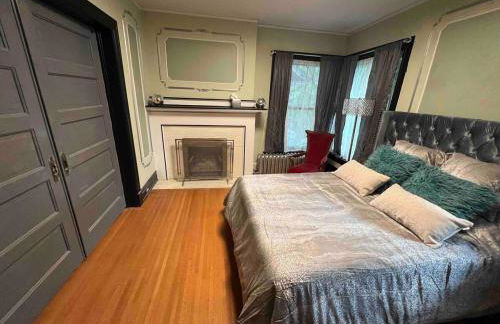 4 BR Luxurious-Gem Mansion in Heart of Denver - Foto 65