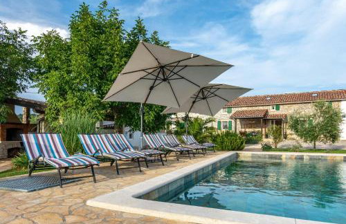 CROGO Villa Paradiz - Foto 2