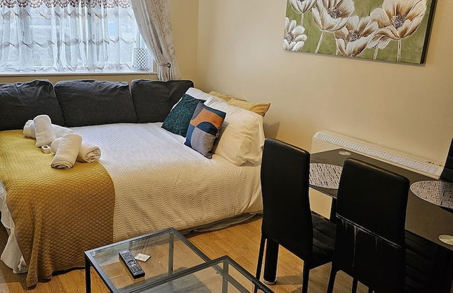 Inviting 1-bed Apartment in London, Near Hotsput - Foto 4