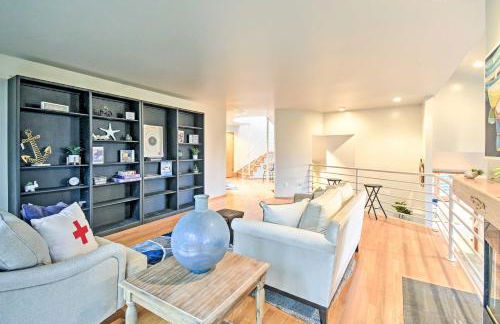 Unique Port Ludlow Home with 3 Decks and Hot Tub! - Foto 6