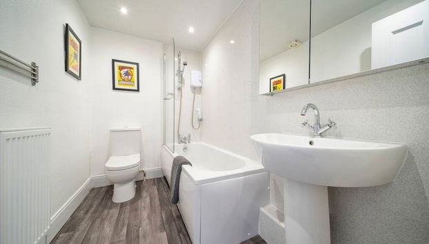 Abbotsford Apartment - Photo 5, Room