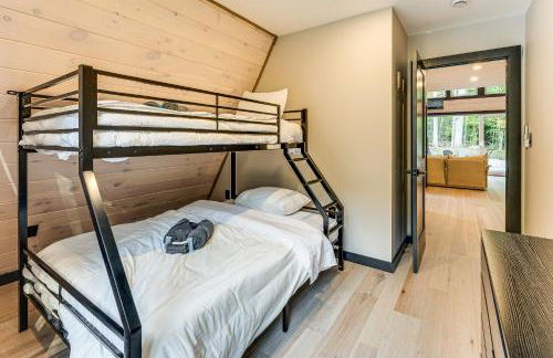 Hike, Ski and Explore Serene Danbury Cabin with Sauna - Foto 19