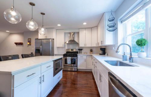 Stylish 3BR w Pool Table & Garage - Foto 11