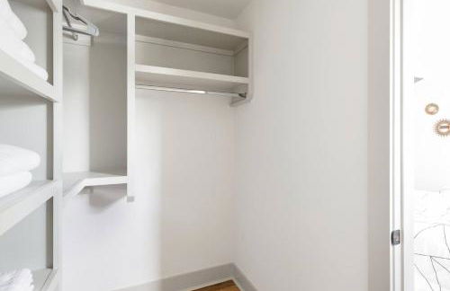 Brand New Luxury Home near Downtown - Foto 39