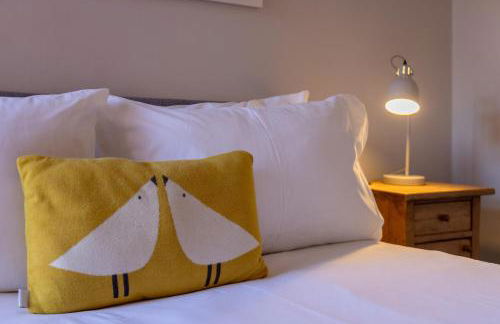 Vibrant 2 Bed, 2 Bath Home, Just Minutes to Town! - Foto 63