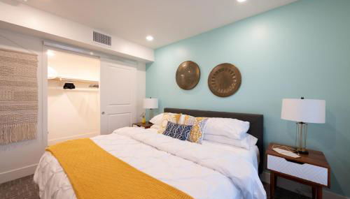 Downtown-Elevator-King Bed-Garage Parking-Laundry - Foto 3