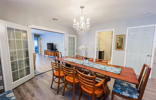 The Stone Castle - With Private Yard & Parking, Near Falls & Casino by Niagara Hospitality - Foto 21