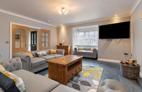 Maynor - Large Luxury House, Log Burner, Central Location - Photo 13