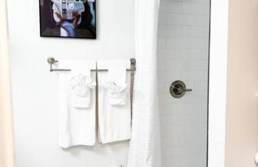 Vineyard Cottage-Pet Friendly & Walk to Oaklawn! - Foto 43