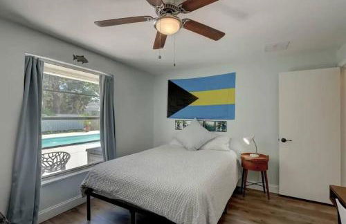 HIDDEN GEM - Family Friendly Pool Home -Welcome - Photo 13