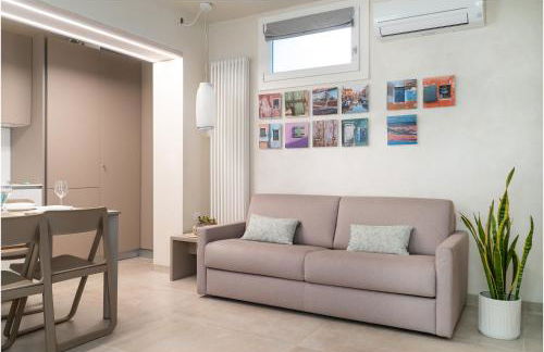 Tiffany Silver - Photo 12