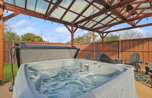 Best of Carrollton - Luxury Pool Hot tub Games - Foto 5