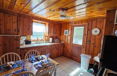 Lakefront Retreat - Sleeps 8 - 1 Hr from STL - Foto 9