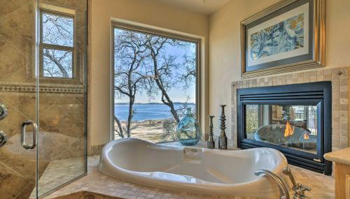 Casa dAmore Extravagant Lakefront Villa! - Foto 3