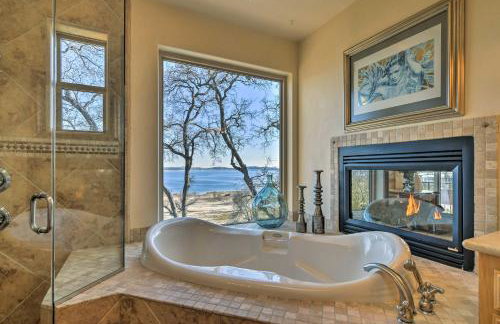 Casa dAmore Extravagant Lakefront Villa! - Foto 3