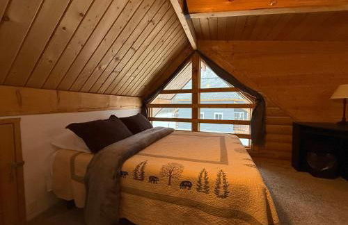 Talkeetna Log Cabin with Hot Tub Unit 1 - Foto 19