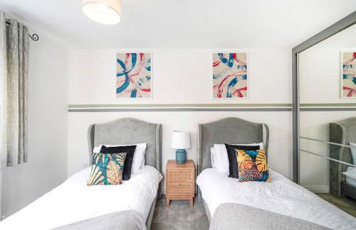 5-BR Home 7-Beds Wi-Fi Parking, Great for Contractors Peterborough, Wi-Fi - Foto 3