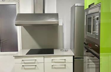 1 linea de playa puerto deportivo Vistas al mar recién reformado - Photo 32