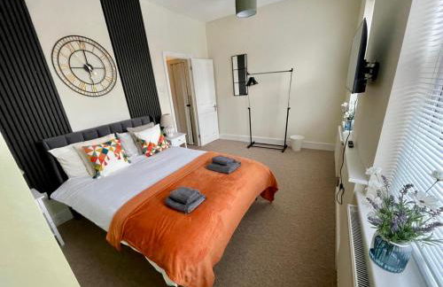 Stylish Gateway-2 bedroom house -5 minutes from the beach - Foto 2