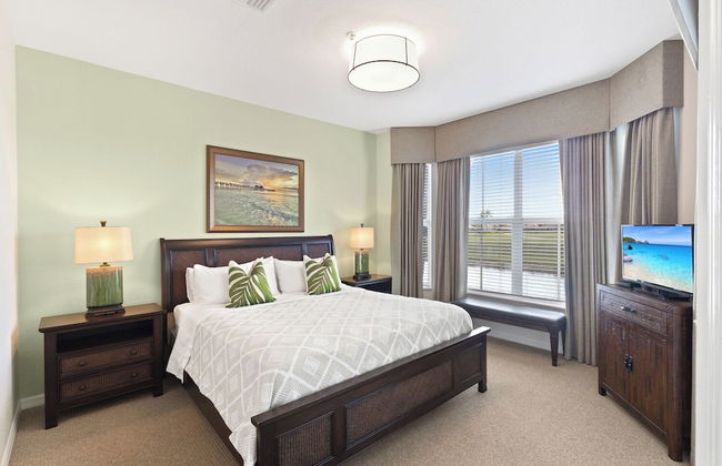 Genoa Vacation Rental: Stylish 2-BR Condo with Golf & Lake Views. Resort-Style Pool, Hot Tub, and Easy Access to Championship Golf. Minutes from Naples Beaches, 5th Avenue S, and Marco Island - Foto 4