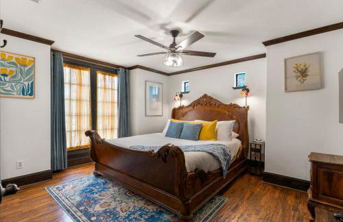 Castle Stay by Gathering Place Hot Tub & Fire Pit - Foto 25