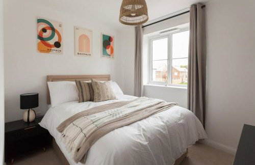 Runcorn Spacious Modern 3 bedroom House, 4 beds, On site Parking, Long stay deals - Foto 28