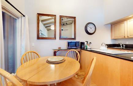 Mammoth Estates Condo - Free Parking & Pet Friendly - Foto 8