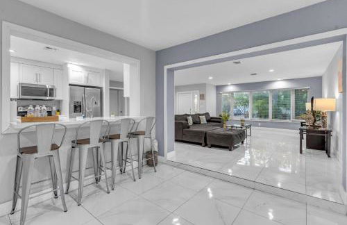 Stunning 4 Bedrooms House with Pool 6 minutes to the Ocean - Foto 66