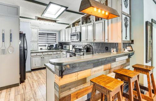 Games, Fire Pit, Hot Tub Pocono Lake Family Home! - Foto 7