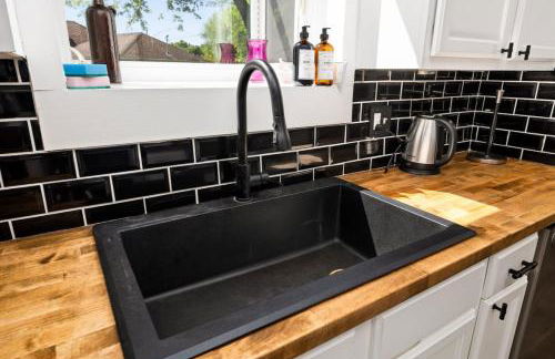 Suburban Sanctuary 3BD Perfect for Long Stays - Foto 17