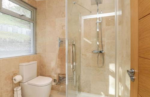 BRANTLEA Detached 4 Bed Home, Hot Tub, Lake View, Parking, Pet Friendly - Foto 19