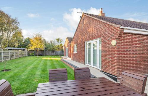 The Beeches - Photo 19