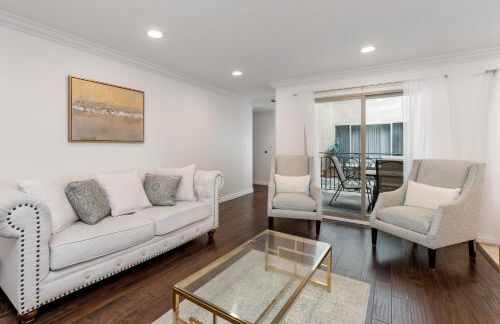 Luxury 2-Bedroom Condo in Studio City - Foto 7