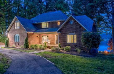 Lucky's Lake House by Avantstay Private Lake Bar - Photo 96