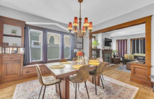 Stylish Retreat by Shaker Square, Fast WiFi, Porch - Foto 2