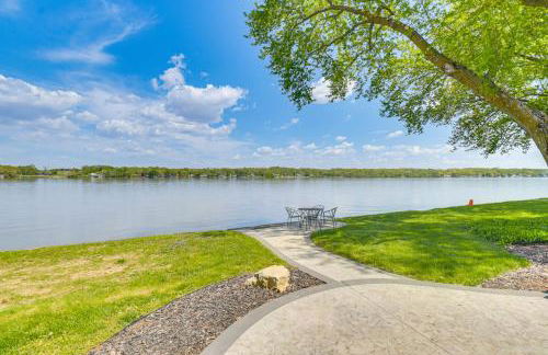 Steps to Mississippi River Cozy Hot Tub Haven! - Foto 25