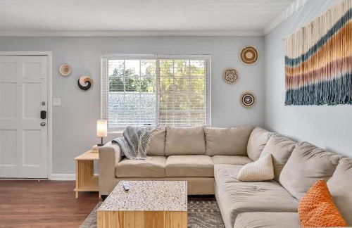 Simple 1BD Near Duke & Hospital - 2nd Floor - Photo 9